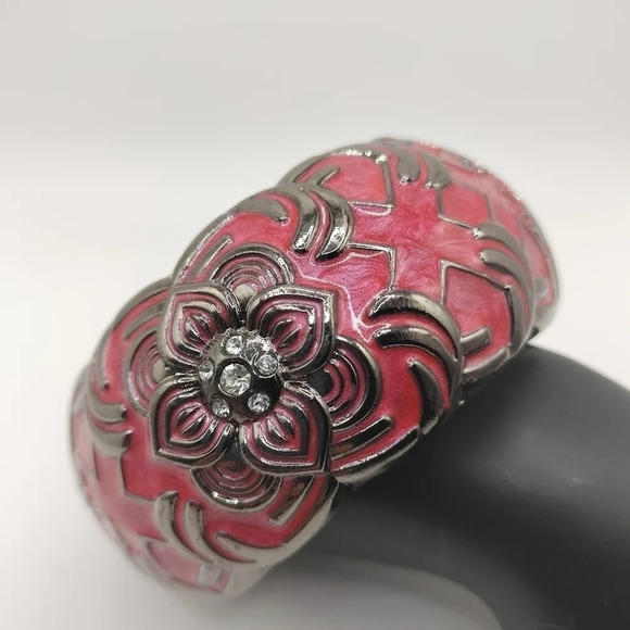 Pink Fuchsia Metal Filigree Floral Rhinestones Accents Hinge Slide On Bracelet - Picture 7 of 7